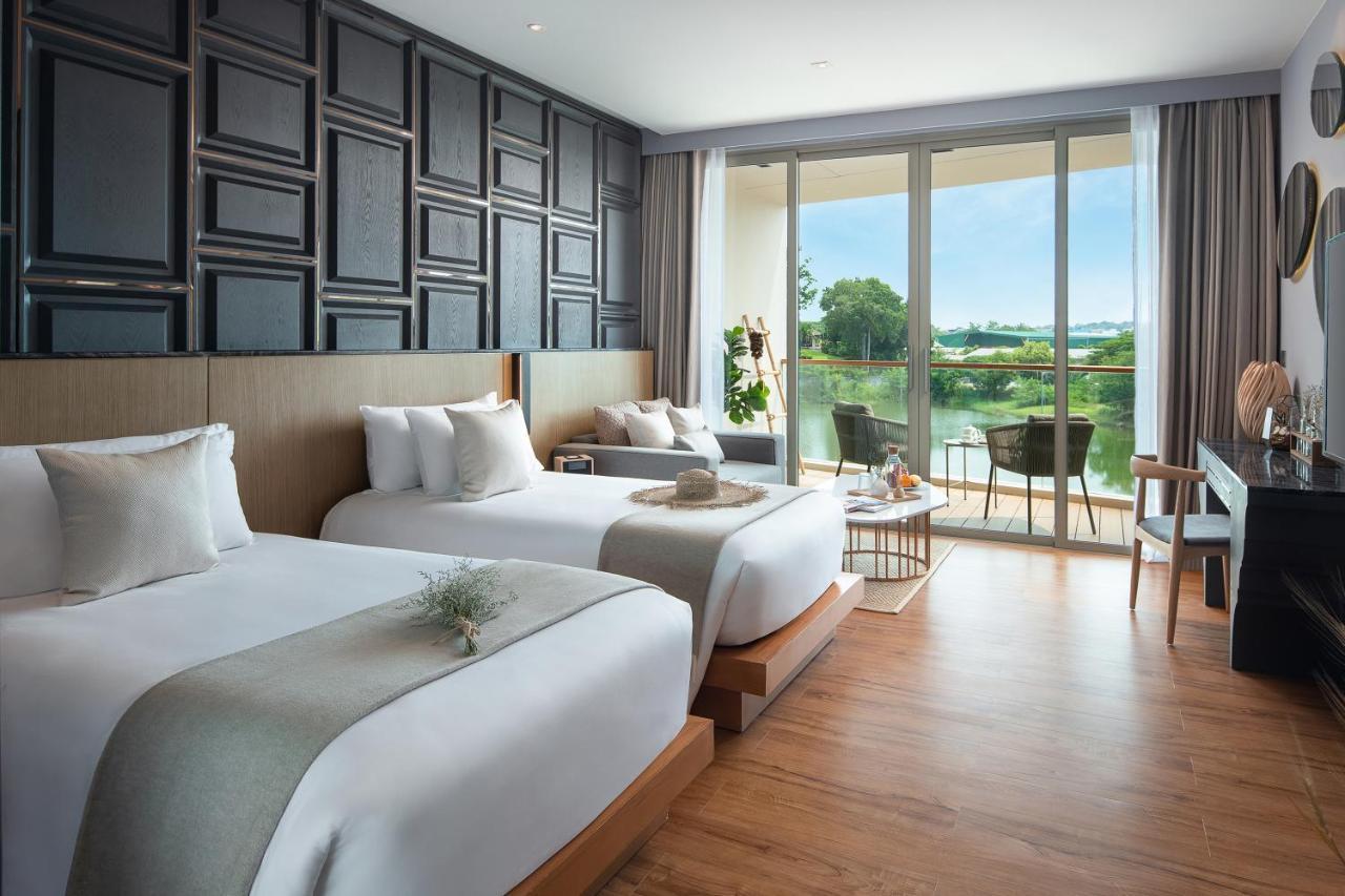 Wyndham Grand Nai Harn Beach Phuket Екстериор снимка