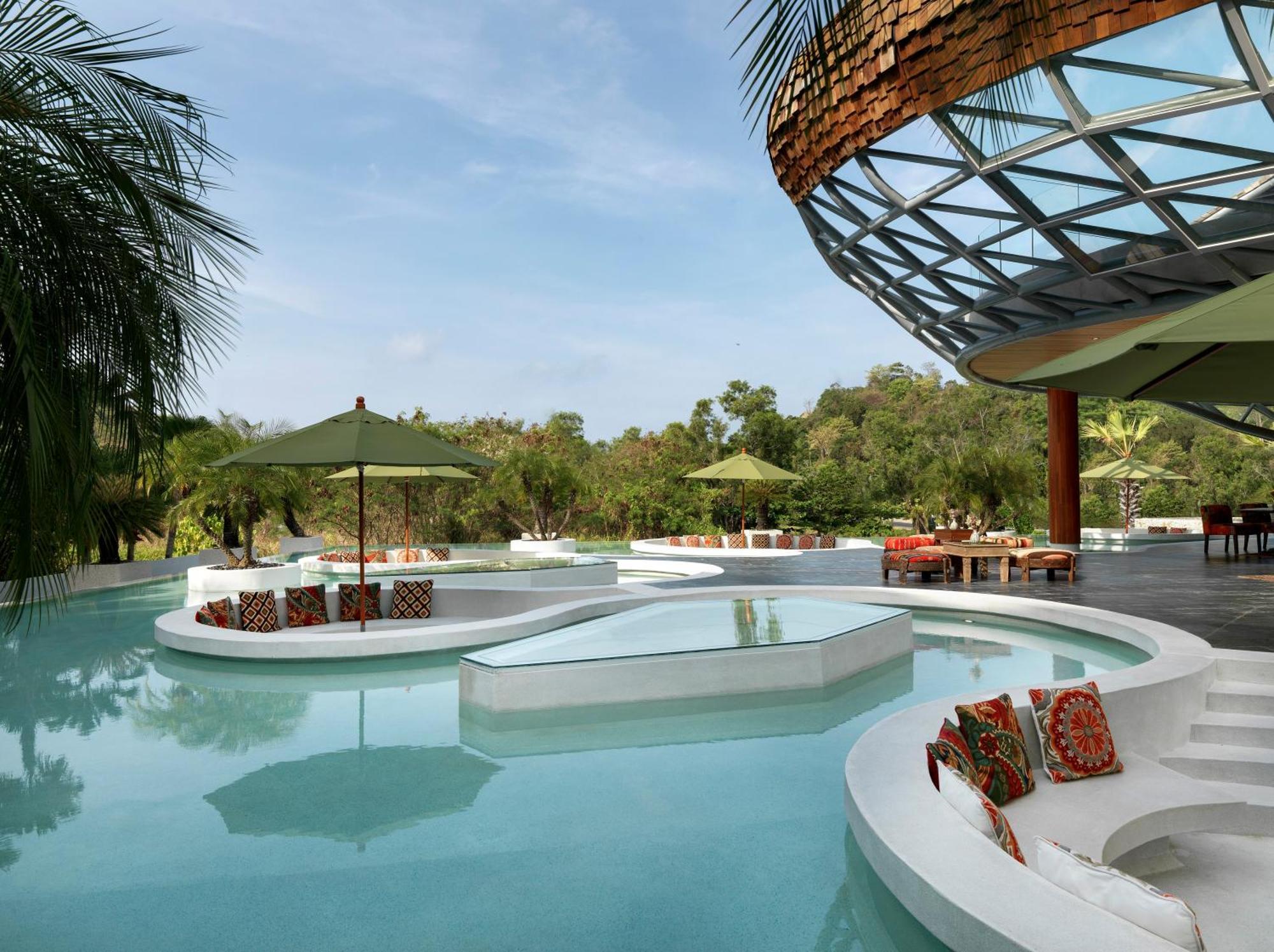 Wyndham Grand Nai Harn Beach Phuket Екстериор снимка